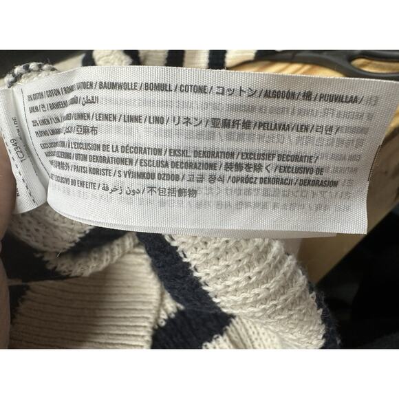 Abercrombie & Fitch Crewneck Ivory and Blue Striped Sweater Size Small - Picture 8 of 8